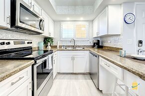 Beachfront Oceania Beach Club Complex