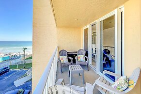 Beachfront Oceania Beach Club Complex