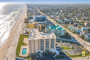 Beachfront Oceania Beach Club Complex