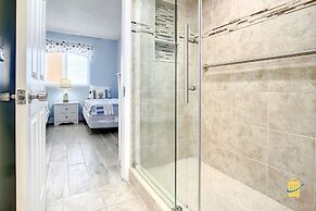 Beachfront Oceania Beach Club Complex