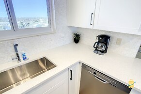 Beachfront Oceania Beach Club Complex