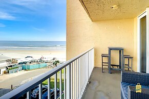 Beachfront Oceania Beach Club Complex