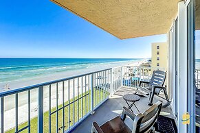 Beachfront Oceania Beach Club Complex