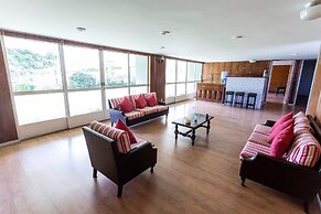 Incrível Vista com 4 Quartos e Lareira