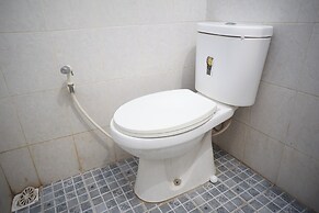 OYO Life 93038 Kost Putra Malilah