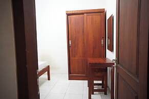 OYO Life 93038 Kost Putra Malilah