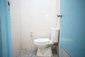 OYO Life 93038 Kost Putra Malilah