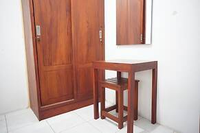 OYO Life 93038 Kost Putra Malilah