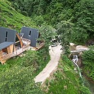 Asva Villa şelale evleri