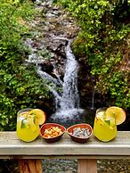 Asva Villa şelale evleri