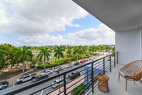 Cozy apt from Downtown Doral Park