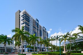 Cozy apt from Downtown Doral Park