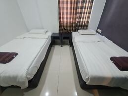 OYO 90862 Hotel Small City