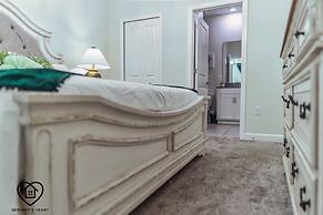 Lakeview Luxury 9 Bedroom & 5 Bathroom w Private Pool