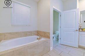 Lakeview Luxury 9 Bedroom & 5 Bathroom w Private Pool