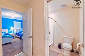 Lakeview Luxury 9 Bedroom & 5 Bathroom w Private Pool