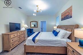 Lakeview Luxury 9 Bedroom & 5 Bathroom w Private Pool