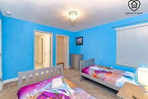 Lakeview Luxury 9 Bedroom & 5 Bathroom w Private Pool