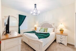 Lakeview Luxury 9 Bedroom & 5 Bathroom w Private Pool