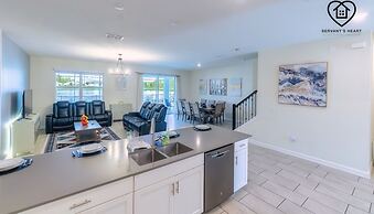 Lakeview Luxury 9 Bedroom & 5 Bathroom w Private Pool