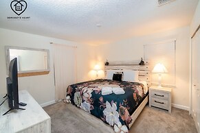 Lakeview Luxury 9 Bedroom & 5 Bathroom w Private Pool