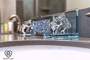 Lakeview Luxury 9 Bedroom & 5 Bathroom w Private Pool