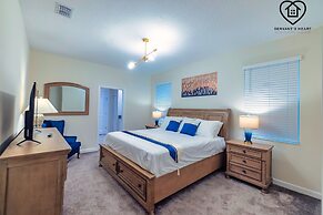 Lakeview Luxury 9 Bedroom & 5 Bathroom w Private Pool