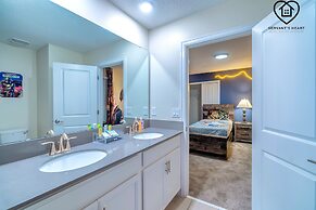 Lakeview Luxury 9 Bedroom & 5 Bathroom w Private Pool