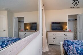 Lakeview Luxury 9 Bedroom & 5 Bathroom w Private Pool