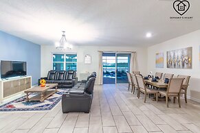 Lakeview Luxury 9 Bedroom & 5 Bathroom w Private Pool