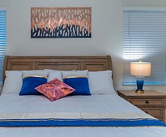 Lakeview Luxury 9 Bedroom & 5 Bathroom w Private Pool