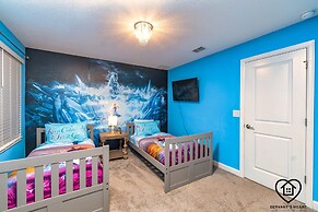 Lakeview Luxury 9 Bedroom & 5 Bathroom w Private Pool