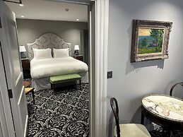 No. 30 Knightsbridge