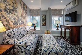 No. 30 Knightsbridge