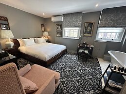 No. 30 Knightsbridge