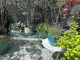 No. 30 Knightsbridge