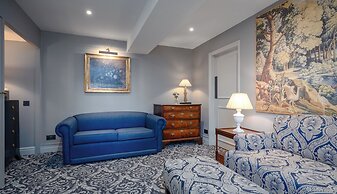 No. 30 Knightsbridge