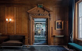 No. 30 Knightsbridge