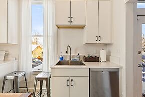 Barclay Klum House by WanderLodges