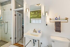 Barclay Klum House by WanderLodges