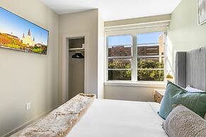 French Quarter Elegance: 4-BR Luxury Retreat in the Heart of NOLA