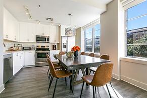 French Quarter Elegance: 4-BR Luxury Retreat in the Heart of NOLA