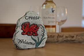 Ruby Cottage - Beachside Cottage With Views