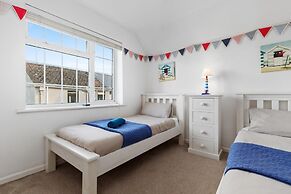 Ruby Cottage - Beachside Cottage With Views