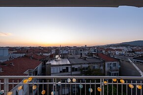 Sleek Flat With Sea View Balcony 2 min to Coast