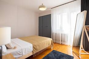 Sleek Flat With Sea View Balcony 2 min to Coast