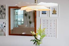 Sleek Flat With Sea View Balcony 2 min to Coast