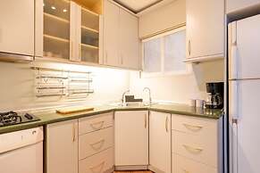 Sleek Flat With Sea View Balcony 2 min to Coast