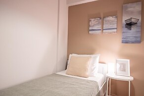 Sleek Flat With Sea View Balcony 2 min to Coast