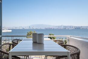 Sleek Flat With Sea View Balcony 2 min to Coast